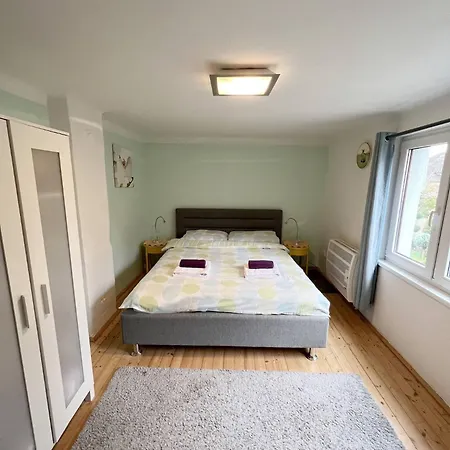 Nyaraló Family House In Town With Garden